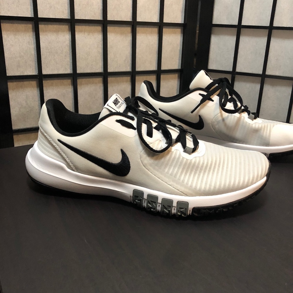 Nike trainer - size 8.5